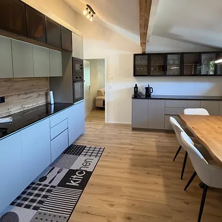 شقة Deine Auszeit Mit Alpen- Und Kanderblick كاندرغرند