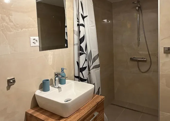 Deine Auszeit Mit Alpen- Und Kanderblick Kandergrund